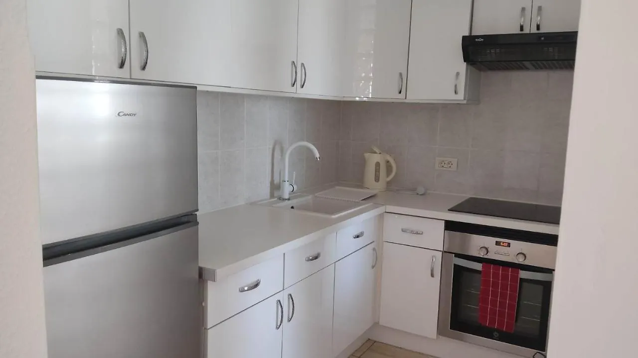 Santiago Beach, Los Cristianos Apartment With Air Conditioning