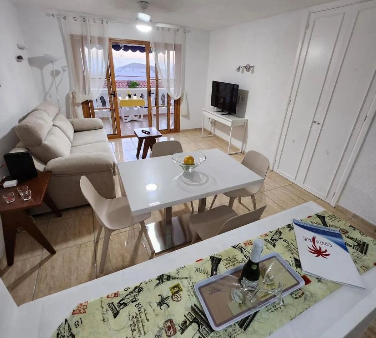 Santiago Beach, Los Cristianos Apartment With Air Conditioning