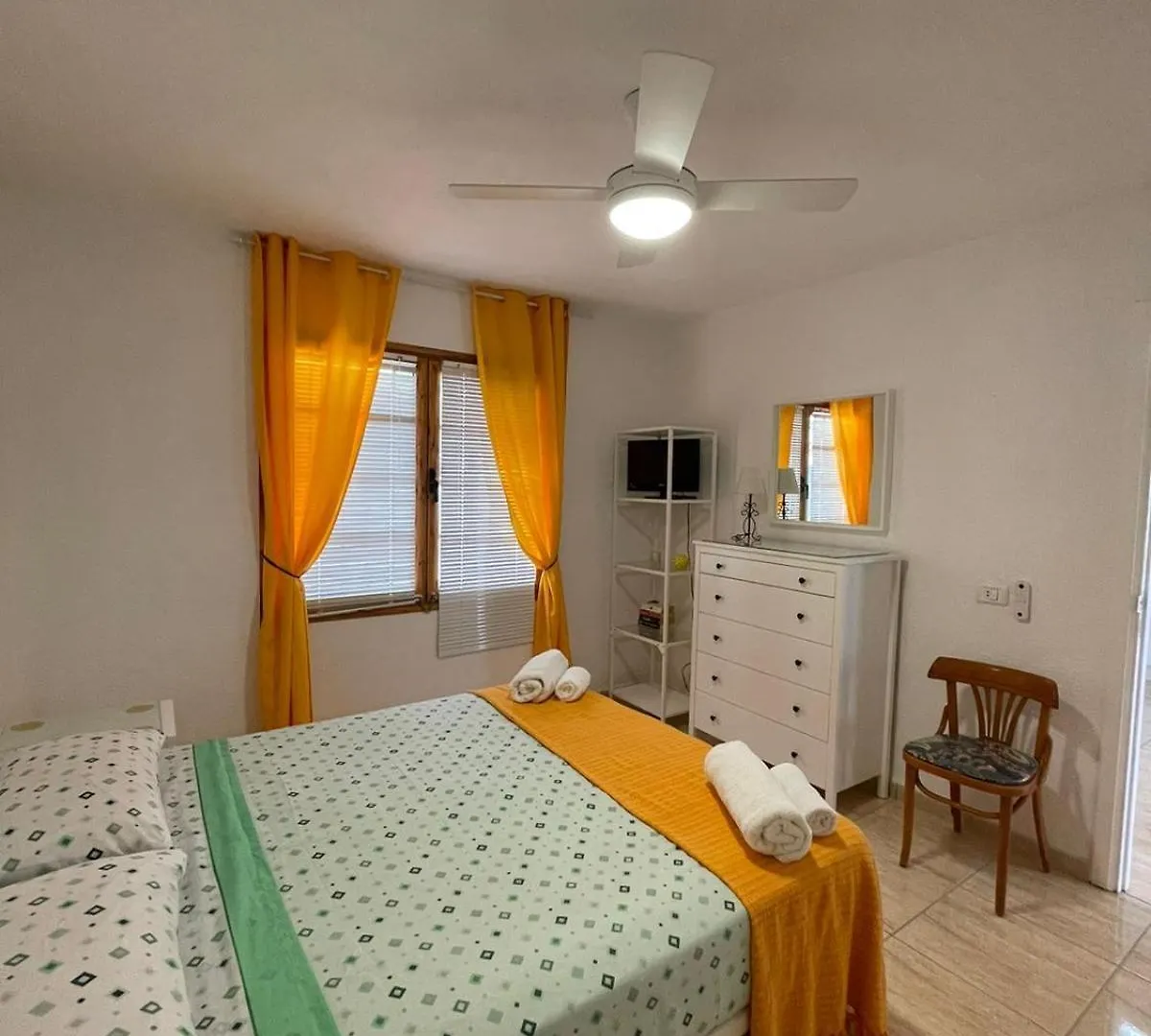 Santiago Beach, Los Cristianos Apartment With Air Conditioning Spain