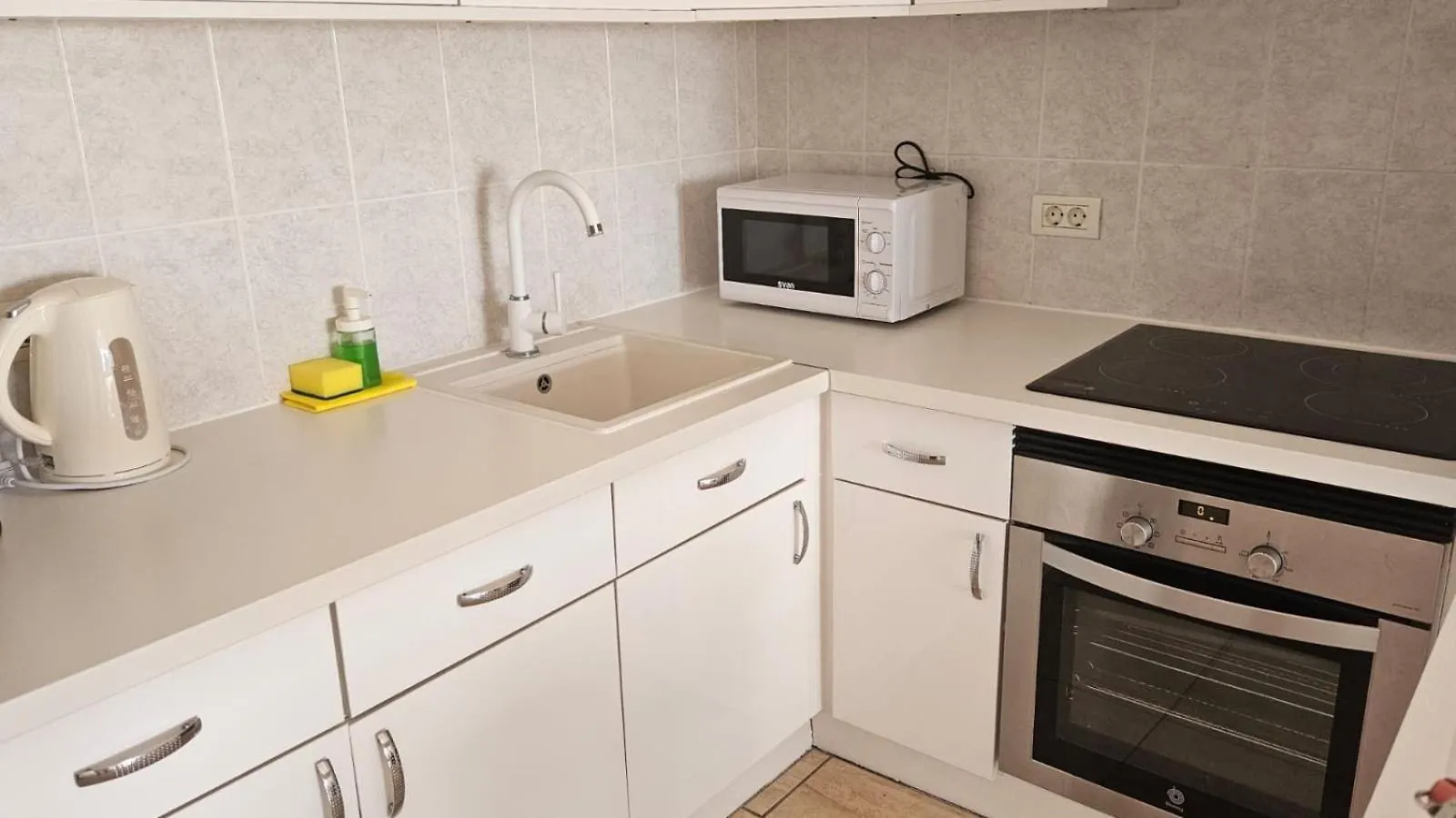 Santiago Beach, Los Cristianos Apartment With Air Conditioning